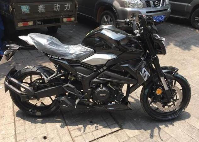 豪爵250和春风250哪个值得买,春风250nk和豪爵gw250对比