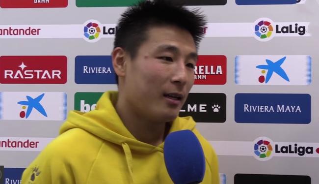 再现世界级跑位！武磊彻底爆发，凌空勾射破球荒