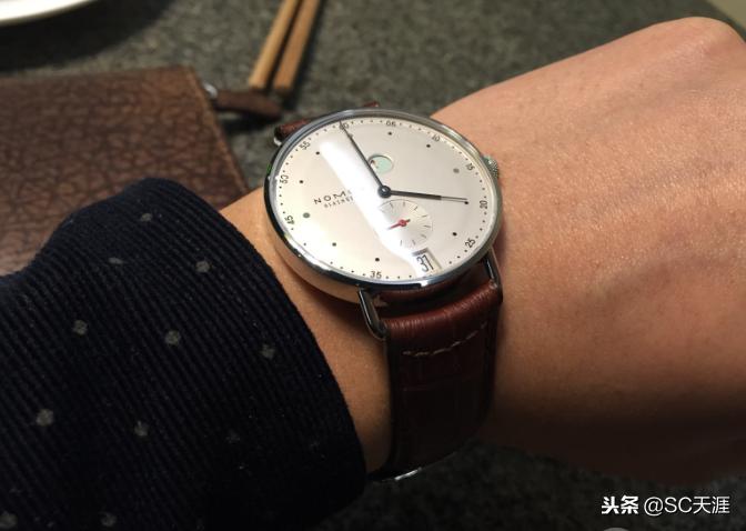 腕表男士小众轻奢,极简主义石英腕表