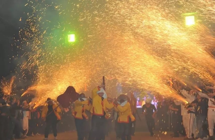 湄洲岛闹元宵外地人在看很震撼,湄洲岛闹元宵每年都有吗