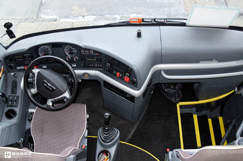 man客车德国老款,德国man大巴车价格和配置有关吗