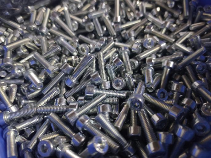 山东工业铝型材配件结构特点,铝型材设备配件有哪些类型