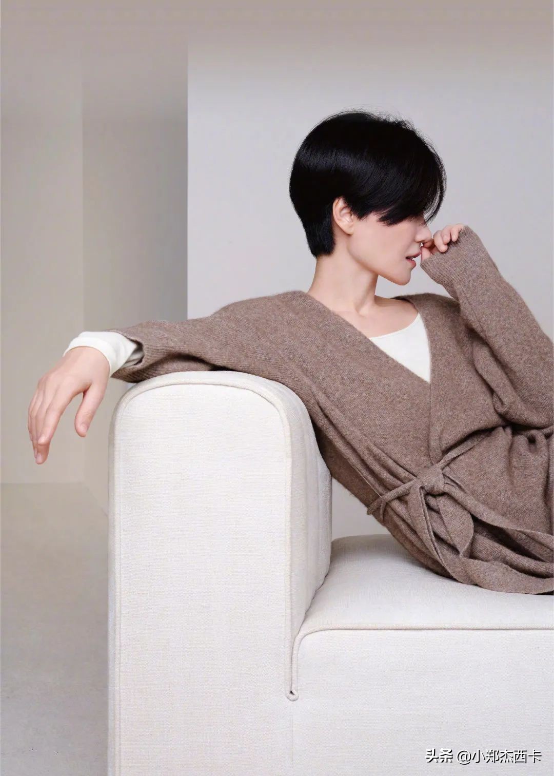 52岁王菲全身照,52岁王菲惊艳的照