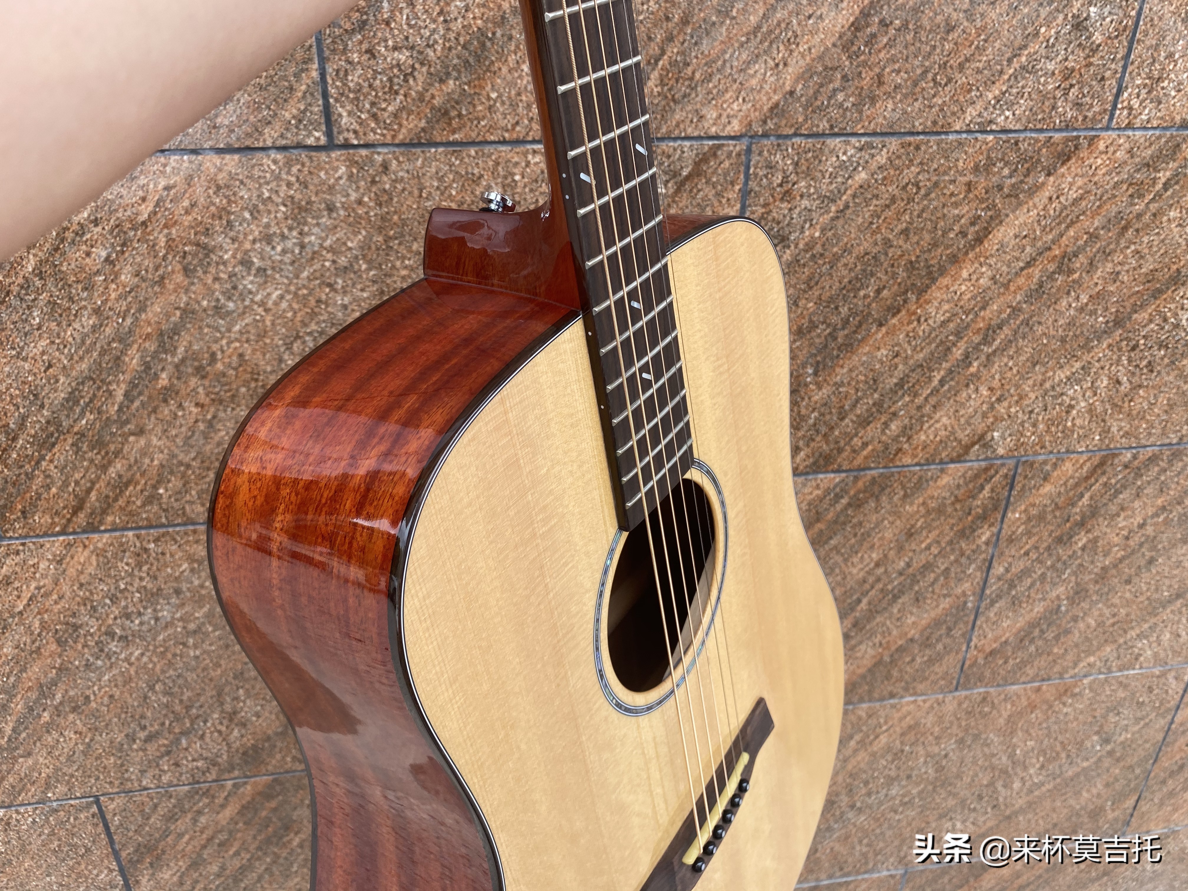 如何挑选一把适合自己的吉他,如何选一把适合自己的吉他