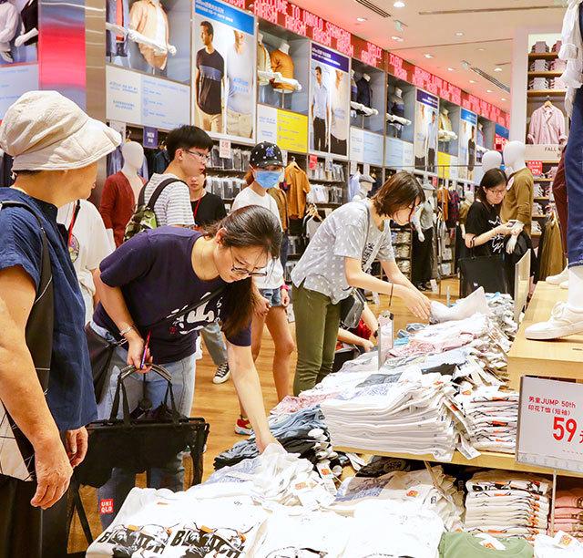 星巴克和优衣库,星巴克spade联名