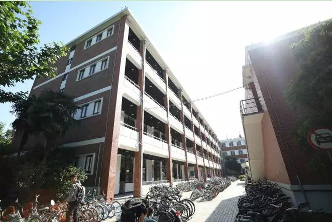 复旦大学，生日快乐！