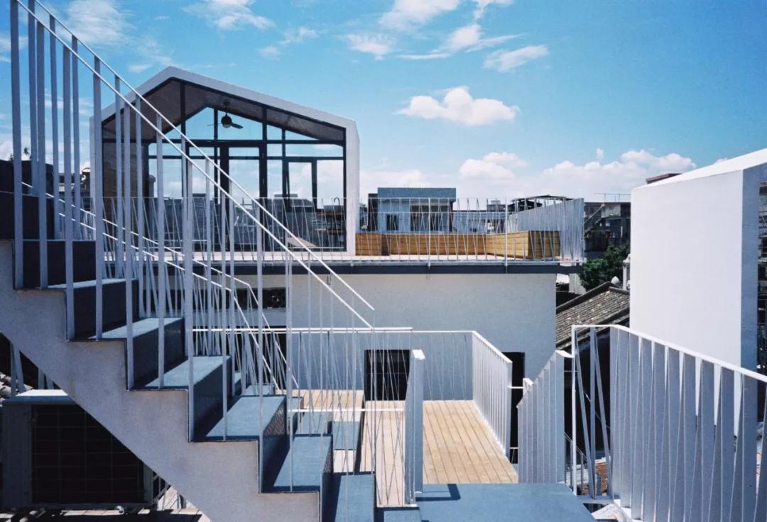 居民楼改造成民宿,老楼改造民宿