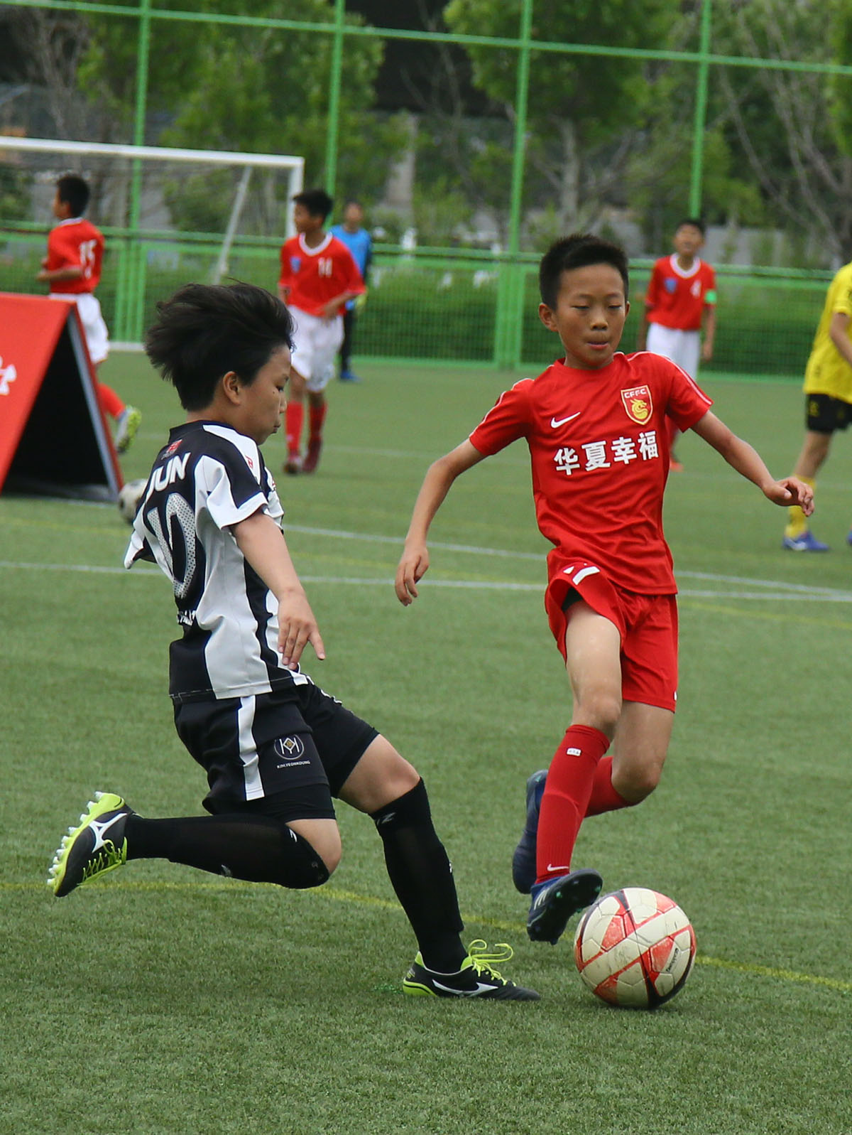 中韩国际青少年足球交流训练营,中韩足球青训比赛
