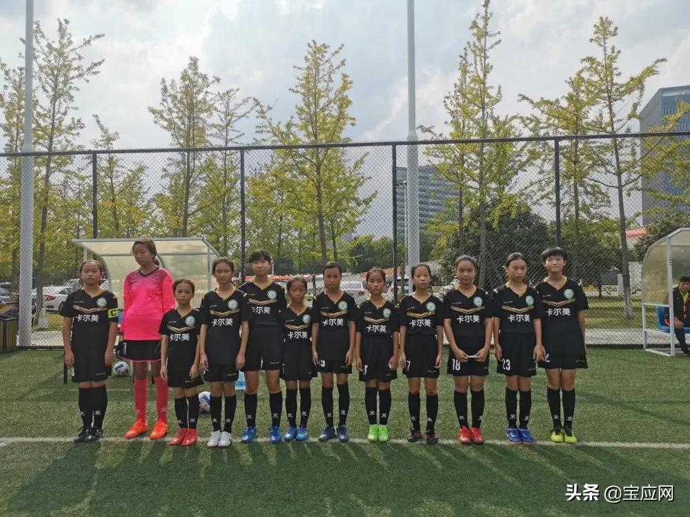 宝应安宜实验学校女子足球队荣获扬州市冠军
