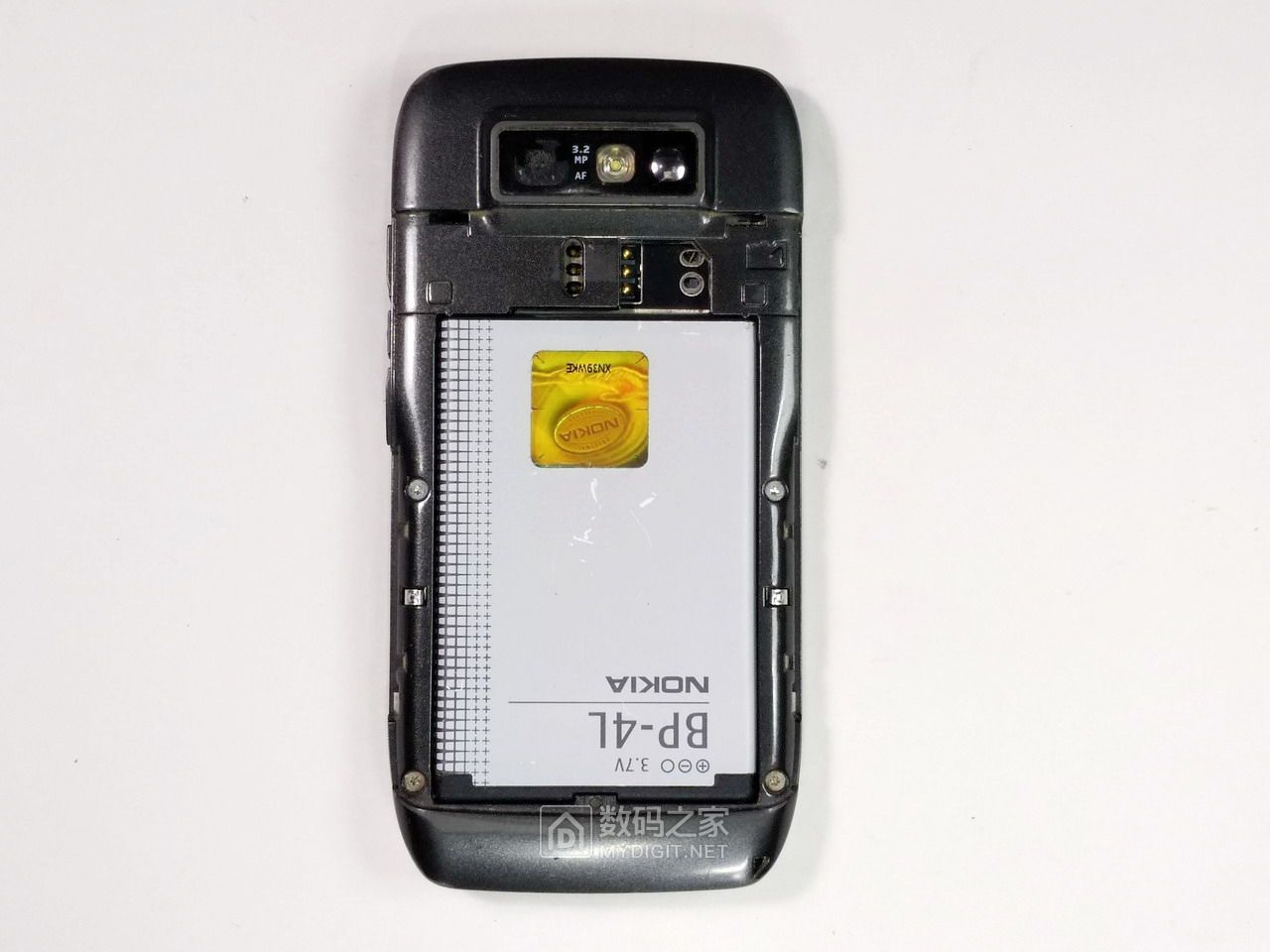 70余图拆解2008年款诺基亚全键盘旗舰E71,曾经的神机名不虚传