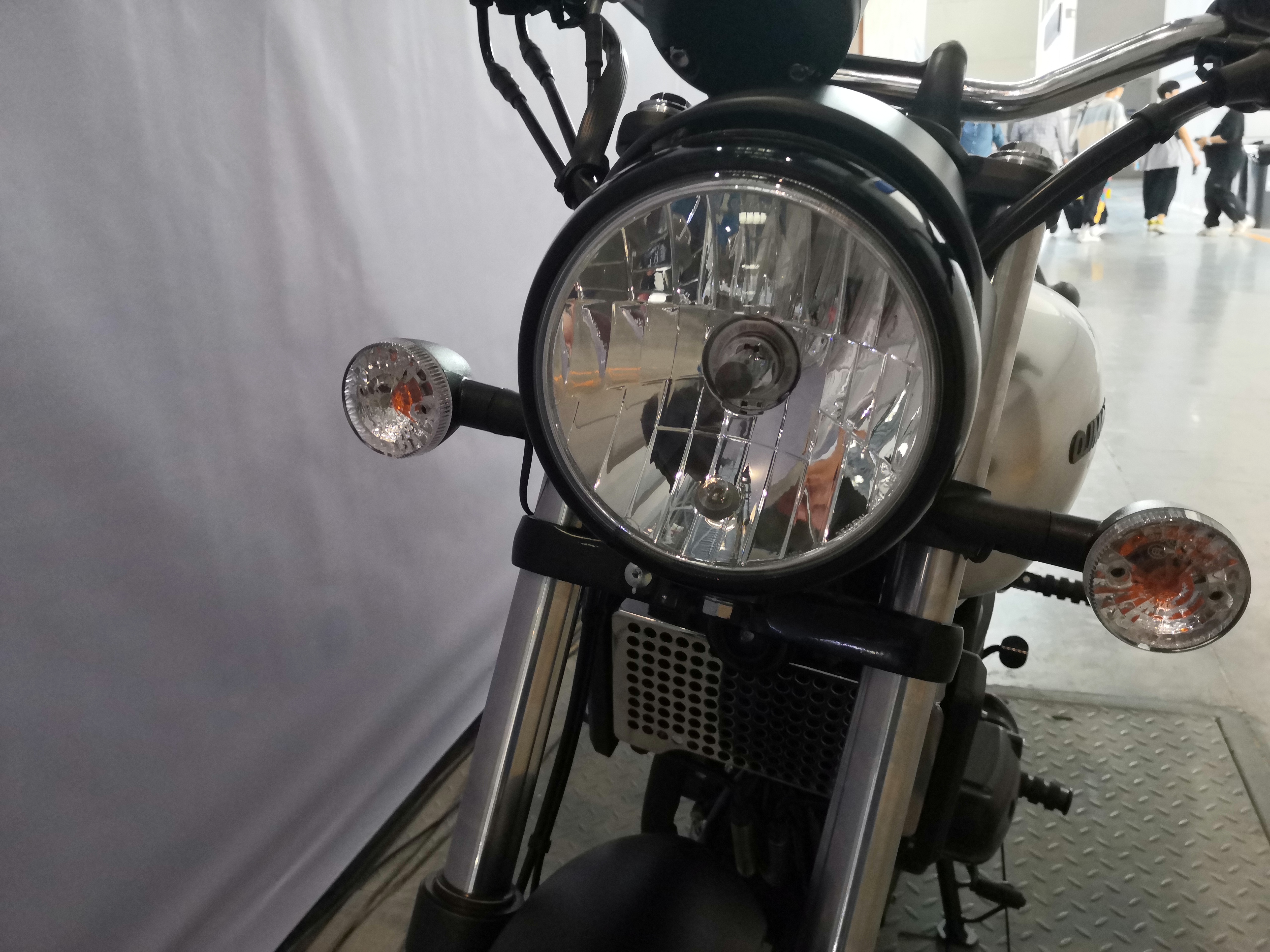 qjmotor逸250复古摩托测评,逸250深度测评