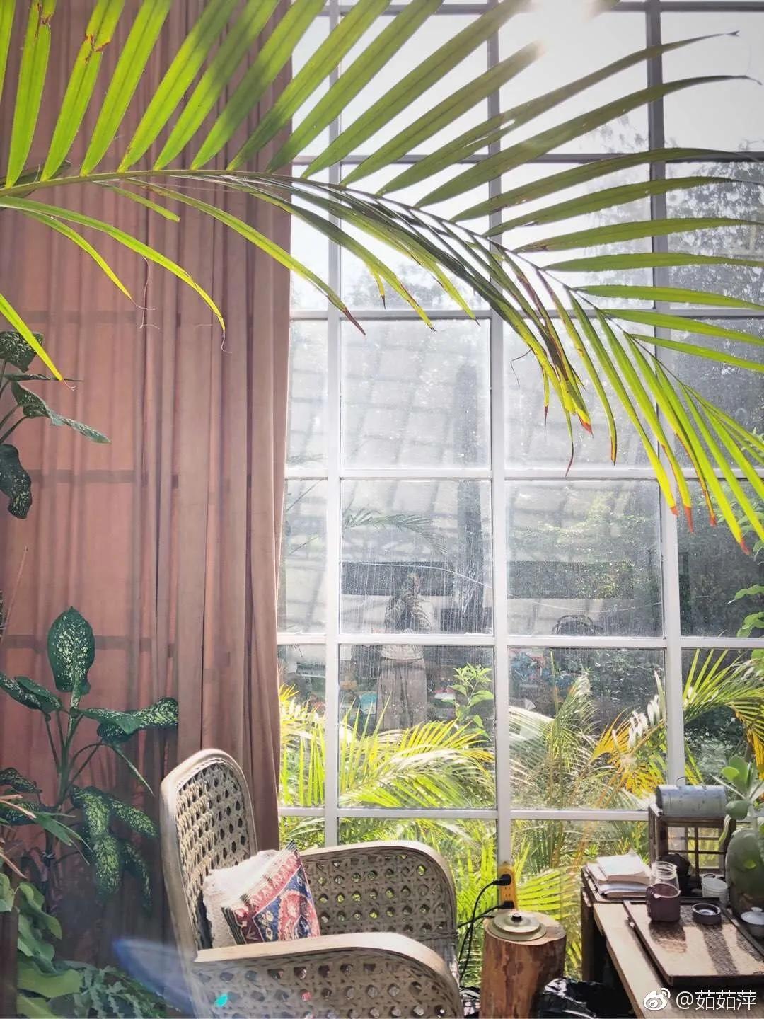 夫妻深山打造500万别墅,90后夫妻隐居山林自建小屋