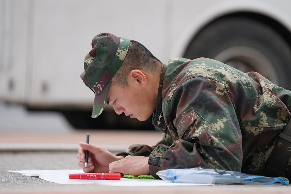 一纸、一尺、一地图，出发！