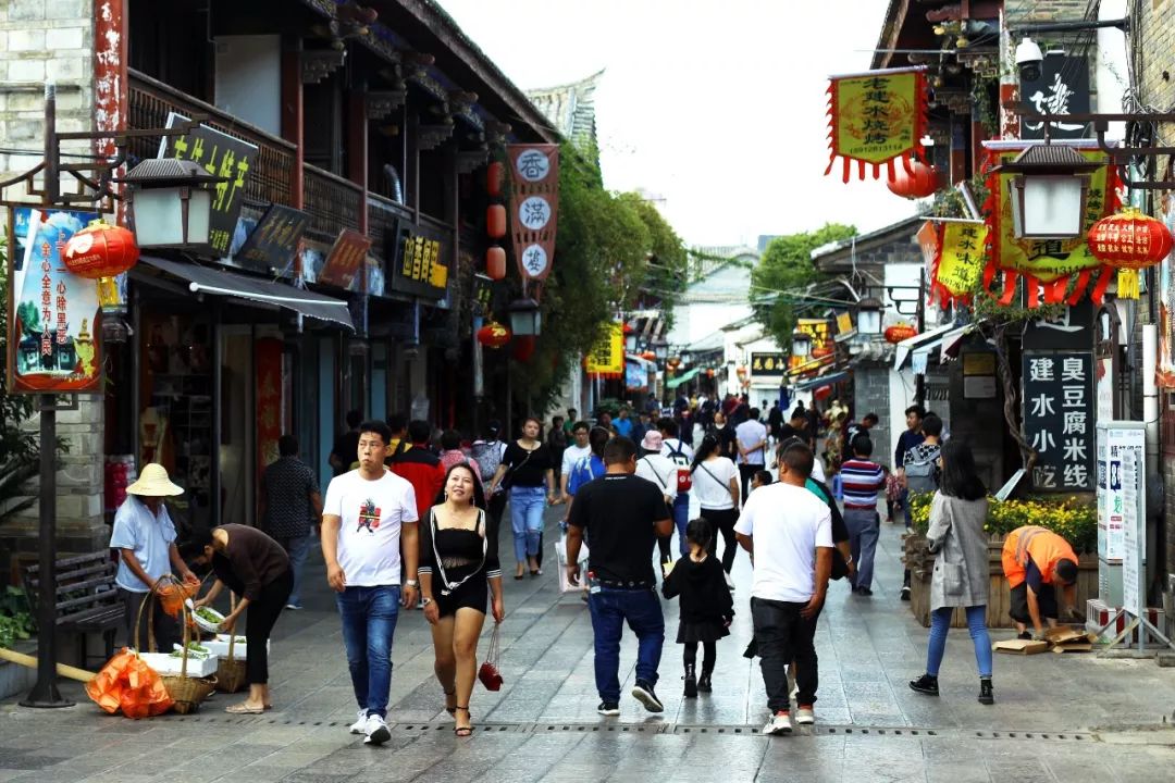 走进云南建水古城,云南旅游一看就懂