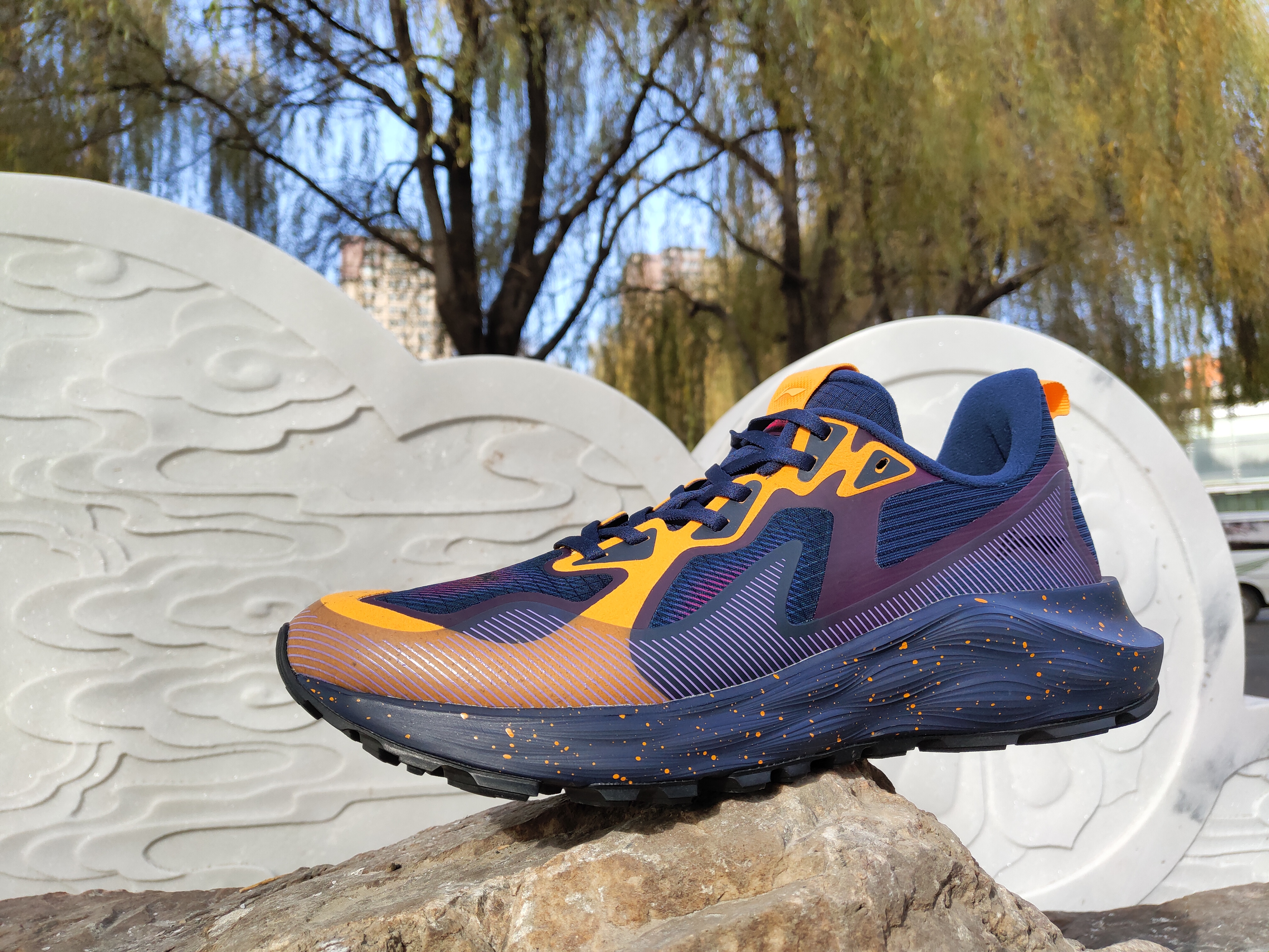 防雨雪运动鞋李宁,李宁无惧风雨