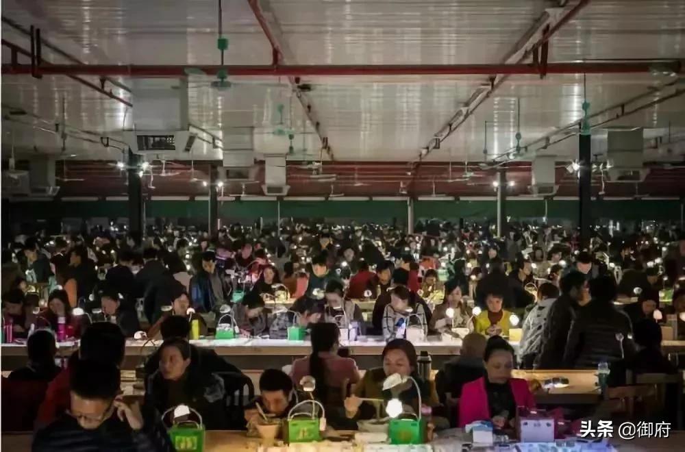 直播行业惹众怒?7000名玉商联名上书抗议,玉石直播要歇菜了?