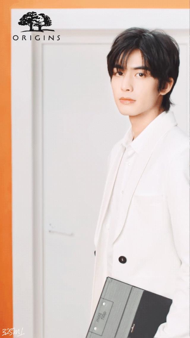 王一博参加过青春有你2吗,青春有你2王一博导师