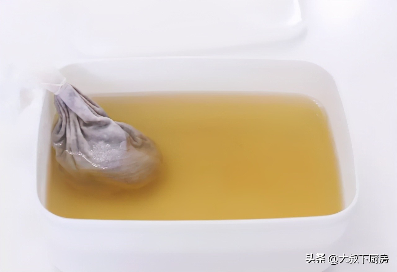 自制夏日饮品老白茶怎么做,夏季在家自制饮料冻柠茶