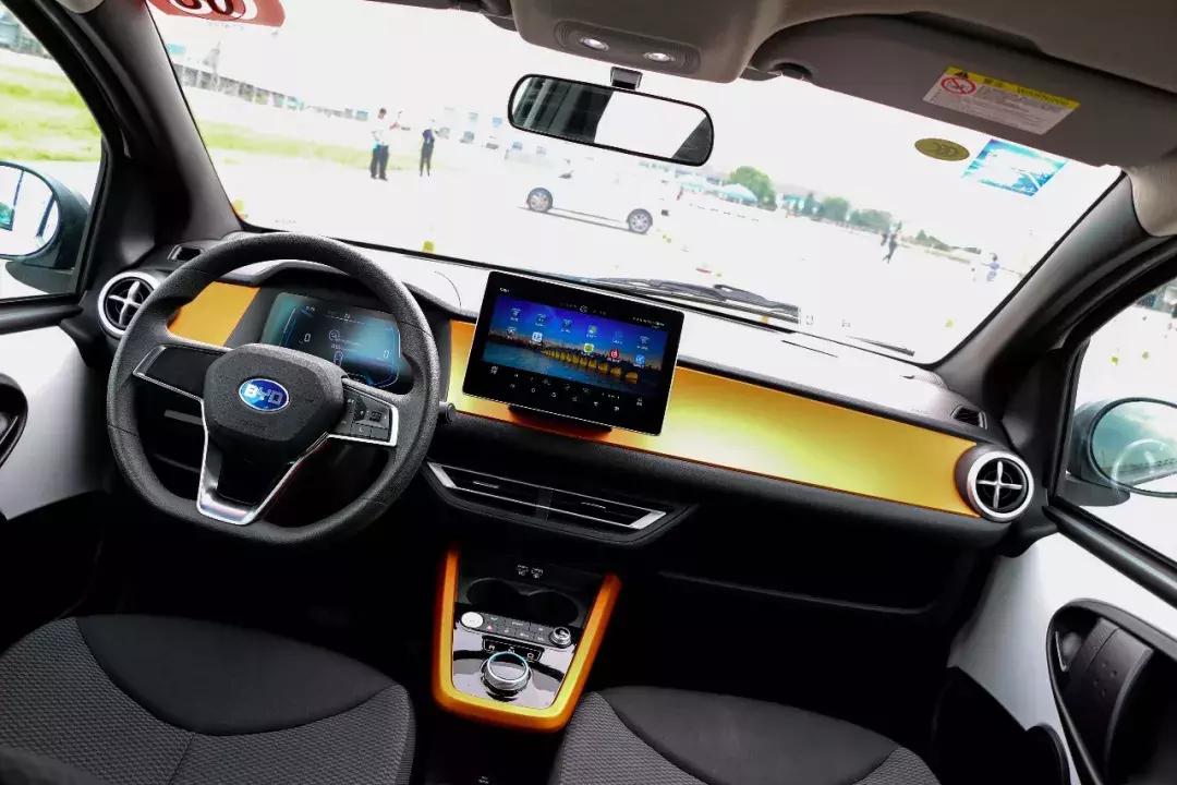 纯电家用买菜车,纯电车下赛道