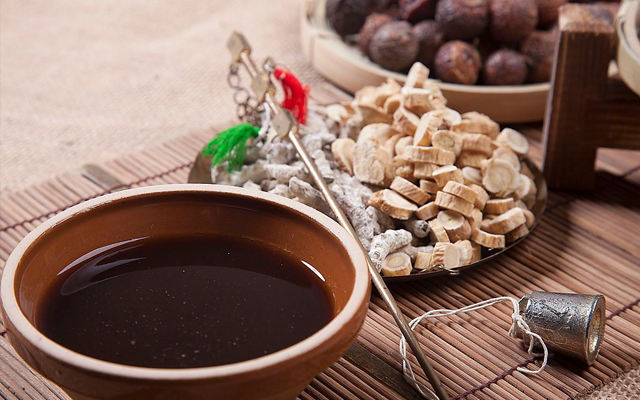 浆细胞性乳腺炎破溃有什么症状,浆细胞乳腺炎破溃后长肉芽了