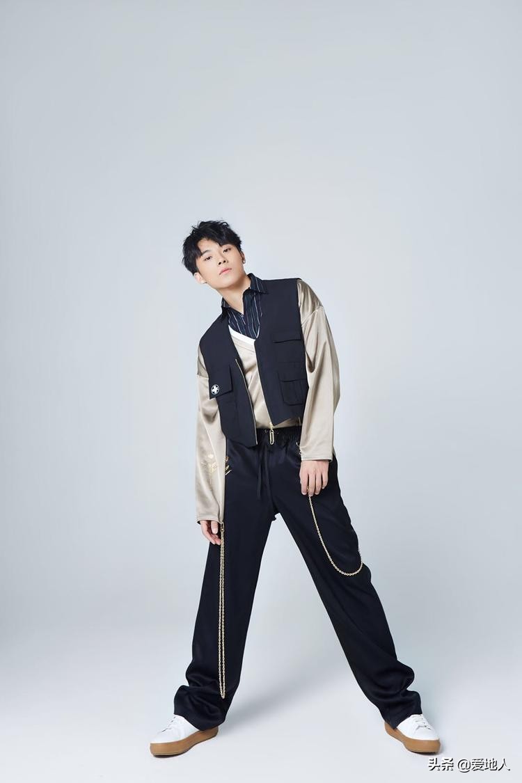 高嘉朗创造营初舞台向前跑,高嘉朗创造营2019唱歌ineedyou