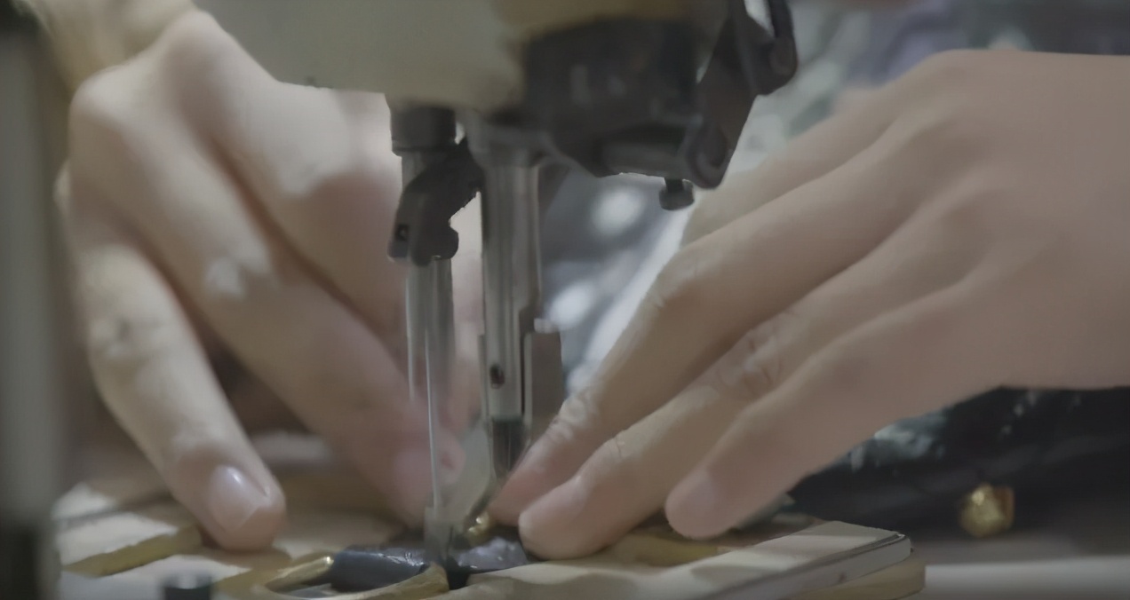 香奈儿都颤抖？这个河北小镇靠山寨横扫百亿箱包市场