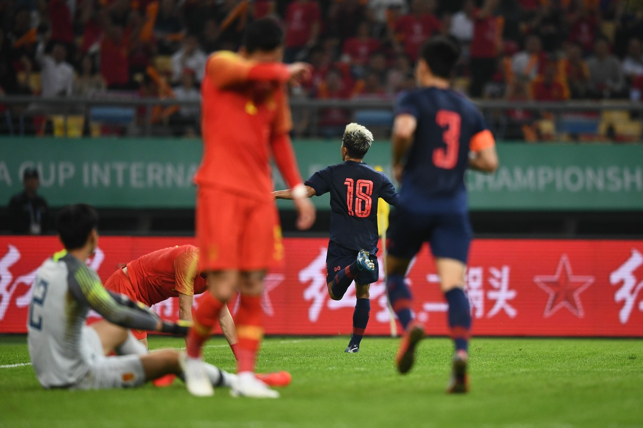 评论:昨夜的南宁,肥硕的国足鸡和高飞的泰国鹰