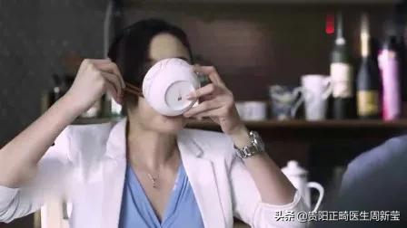 三天连续咬到嘴巴是馋了么,吃东西经常咬到肉是什么原因