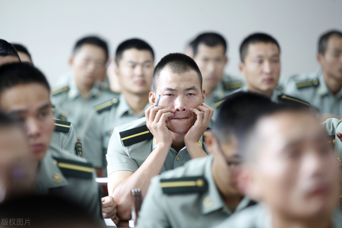 部队转业费属于夫妻共同财产吗,军人离婚后的财产如何分割