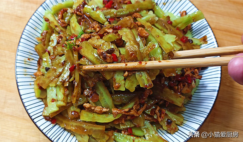 凉拌苦瓜不苦家常做法,最简单凉拌苦瓜的最佳做法