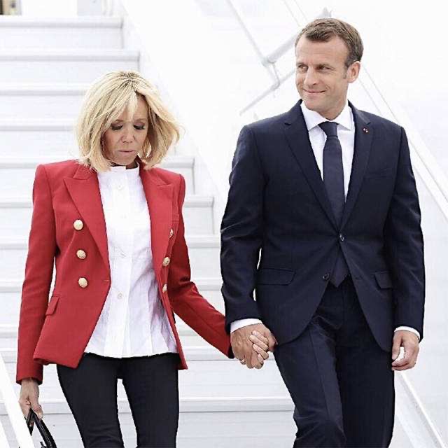 布丽吉特40岁同框,布丽吉特穿吊带衫