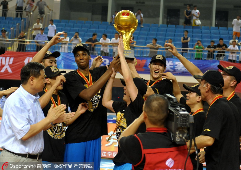 cba最创新教练杜锋,杜锋执教广东经历