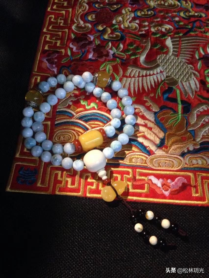 珍贵的海纹石有着它的美丽传承,多米尼加国石