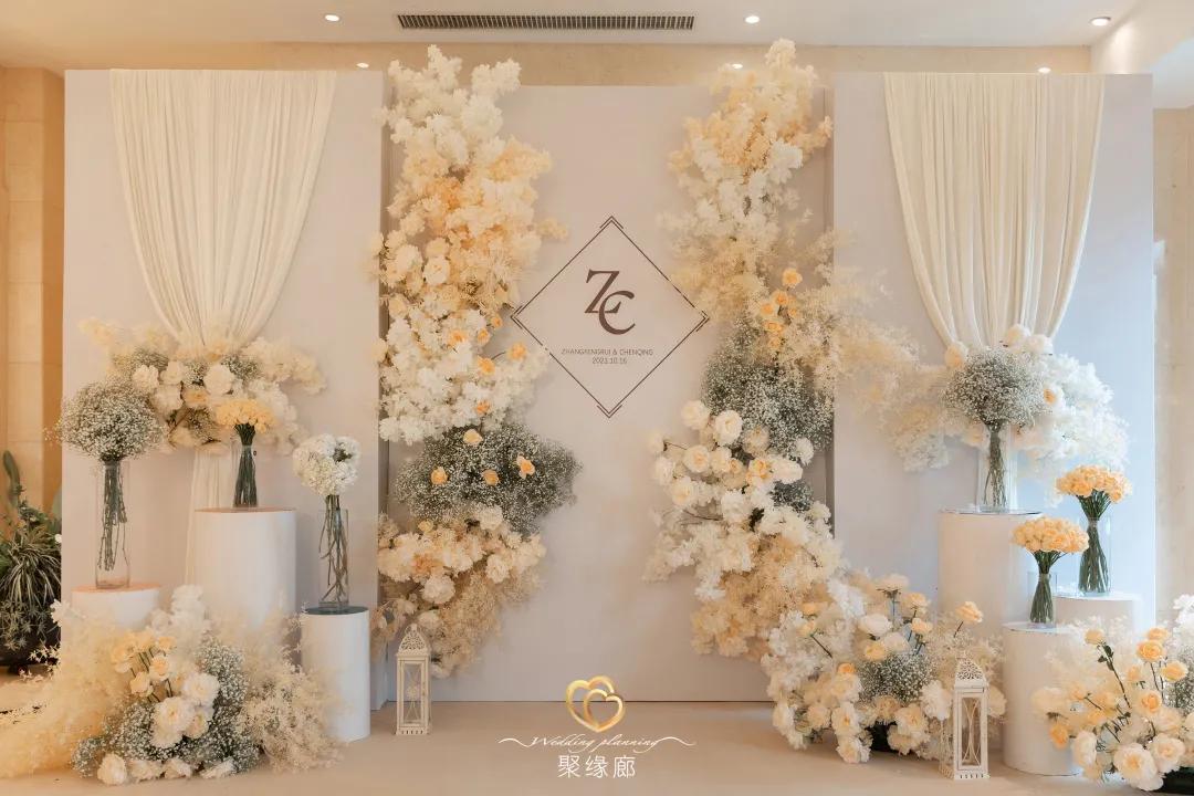 香槟色的寓意是我只钟情你一人,温柔的香槟轻奢婚礼