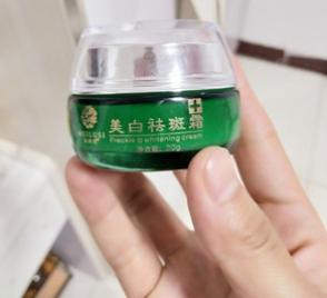 鍖栧鍝佸簵閲岀殑鍐疯惤,鍖栧鍝佸簵閮藉緢鍐锋竻