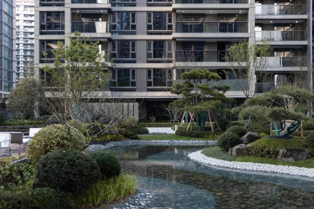 同一个学区，宜和园、养云静舍与武林邸，合理二手价差是多少？