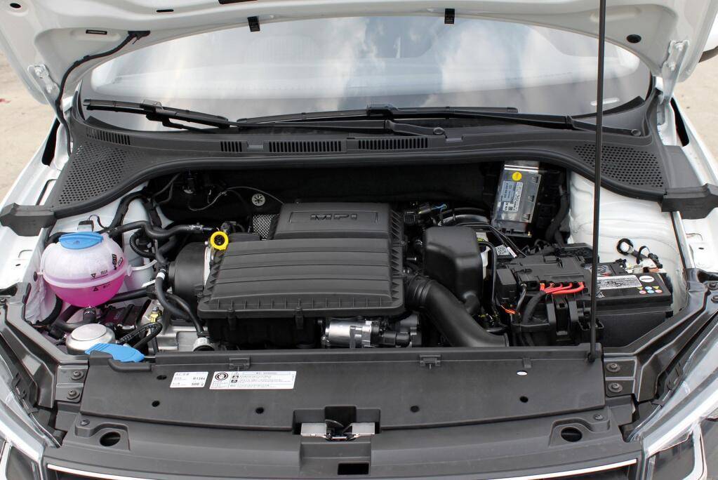 2019款桑塔纳测评，1.5L+6AT经济省油，家用代步首选