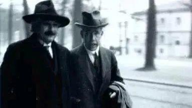 科学家争论场面,爱因斯坦的奇葩诺奖