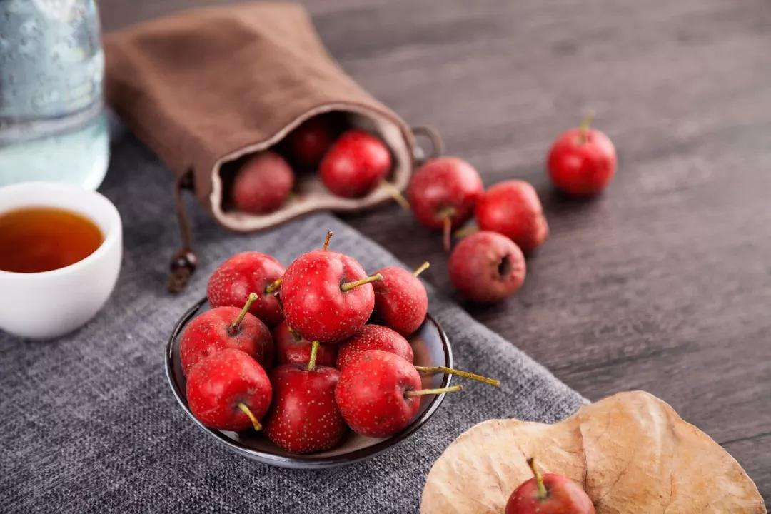 山楂加什么泡水助消化效果好,山楂和什么一起泡水喝能消除胃胀