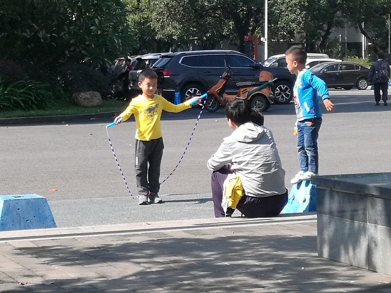 夏季长高黄金期孩子蹿个儿有妙招,这3个信号暗示孩子即将停止长高