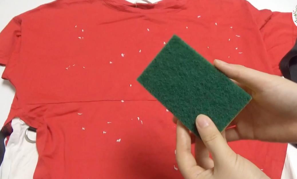 小便完用纸巾有纸屑残留怎么办,纸巾掉洗衣机里洗衣机怎么处理