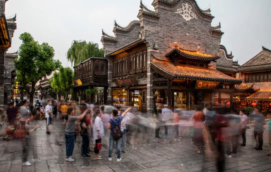 台儿庄适合1-2天短途旅游,趁着假期的闲暇去旅行