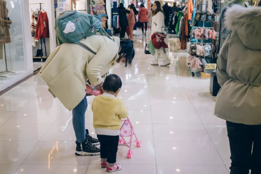 鍗楀潽鍦颁笅璐墿澶╁爞,鍦颁笅鍟嗗満閲嶅簡琚仐蹇樼殑璐墿澶╁爞