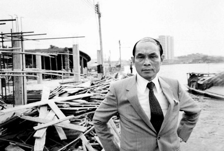 他19岁与人合资开杂货店，日后成为商界富豪，他是如何做到的？