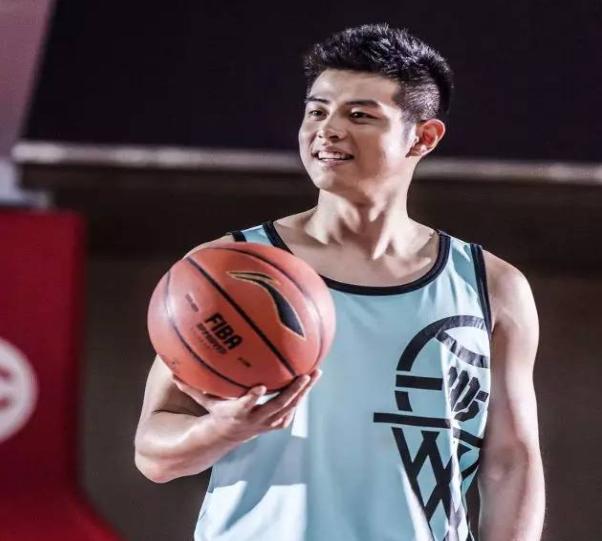 方硕大器晚成,北京首钢当家球星方硕