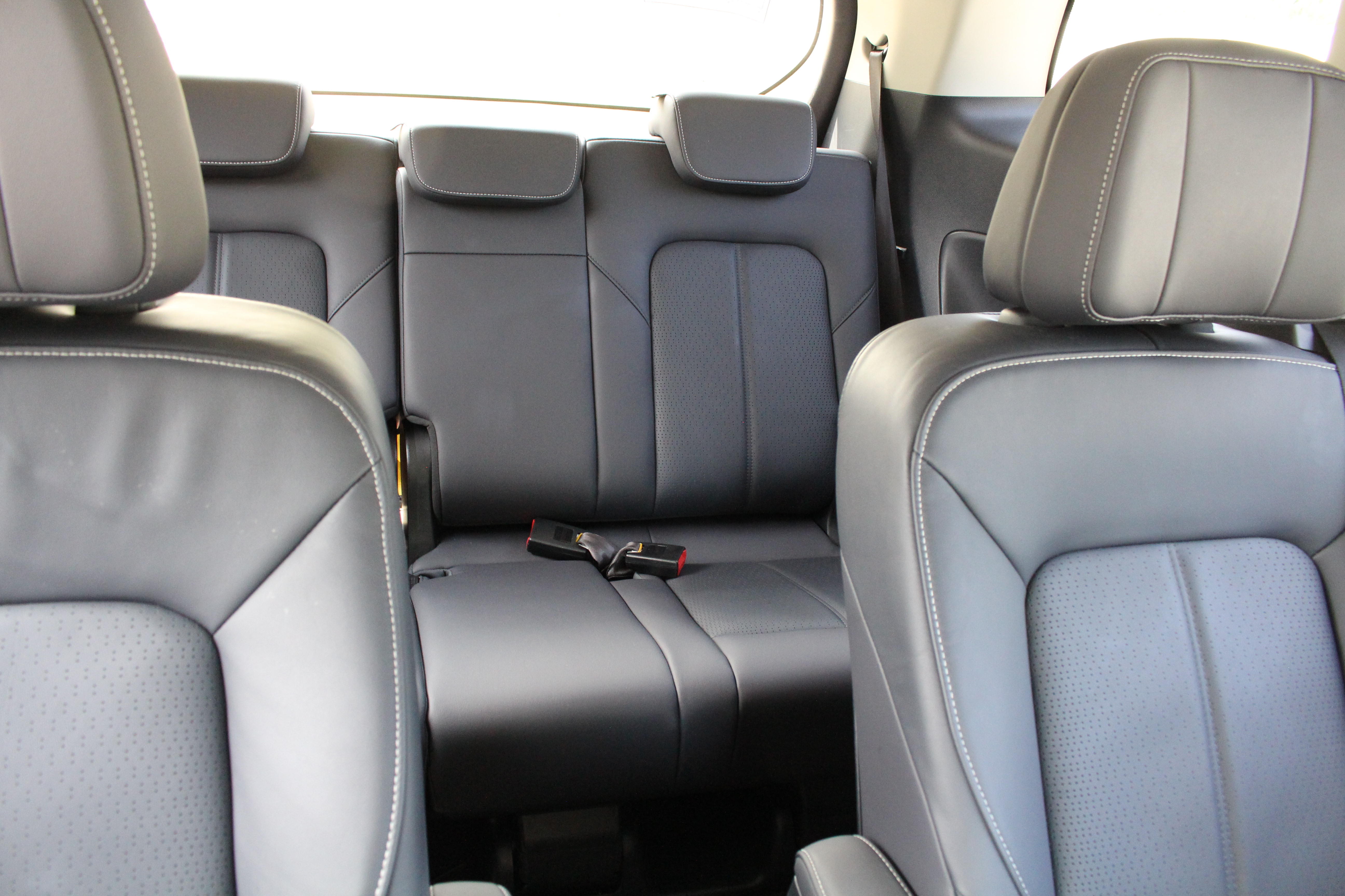 新款传祺m8改装成丰田埃尔法,传祺m8和埃尔法碰撞测试