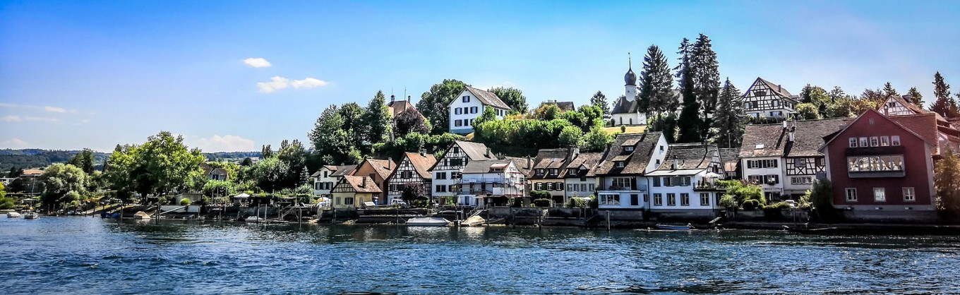 德国莱茵河畔最美小镇,莱茵河边施泰因小镇