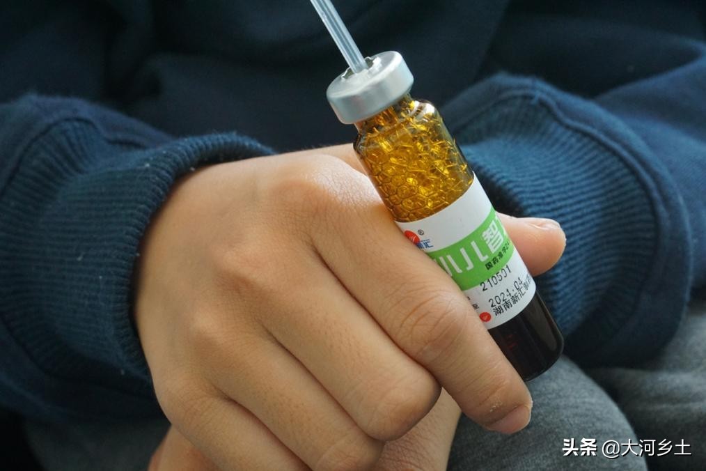 8岁男孩半夜熟睡啼哭,8岁男童不自觉的跟哭泣似的