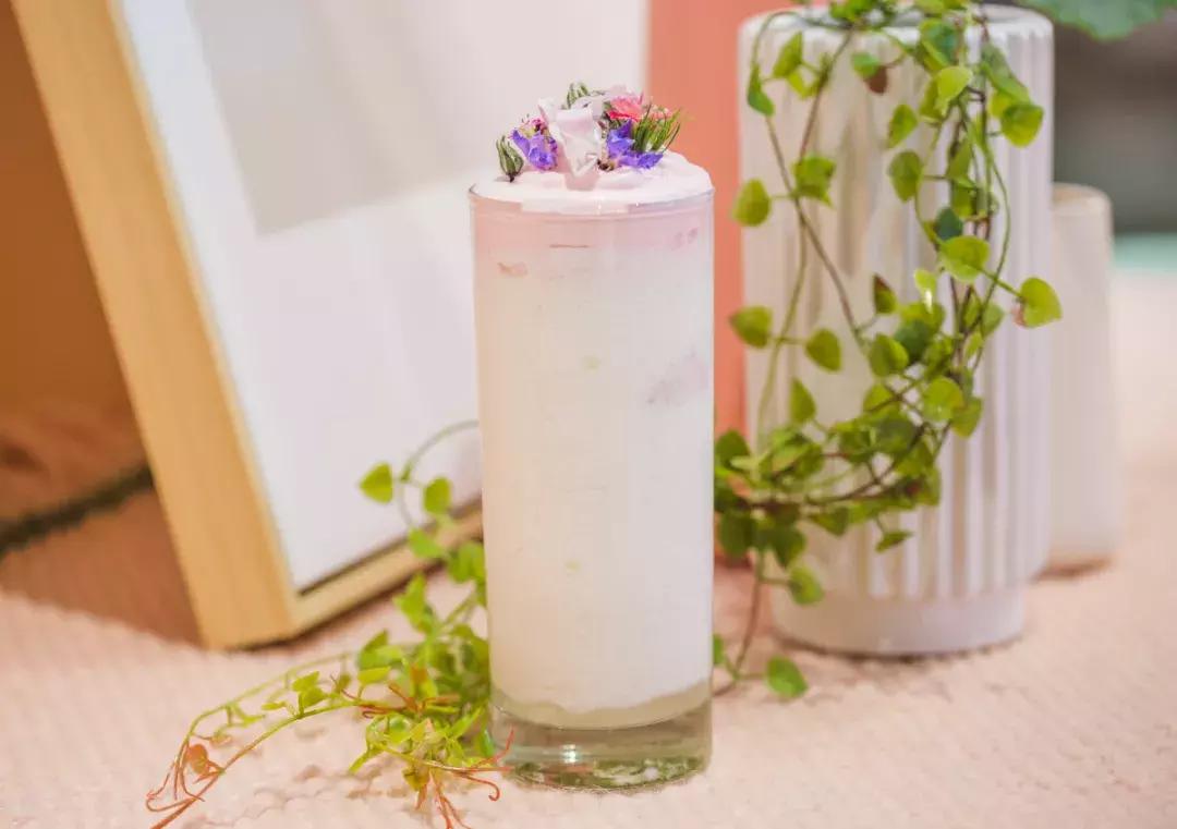 撩炸日韩少女心！风靡韩国的「花草系」咖啡店，韩国明星都爱去！