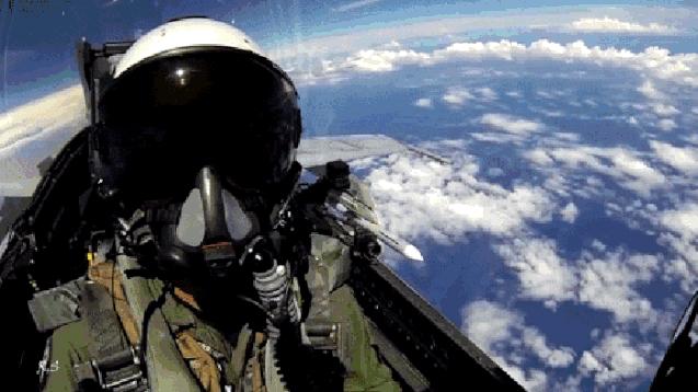 40多万的战术头盔,450万美国头盔